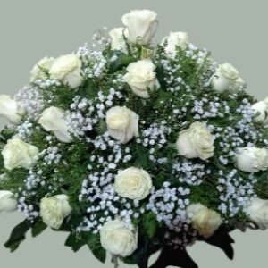 cubre urna de 30 rosas blancas - Arreglo Floral Florería Coral