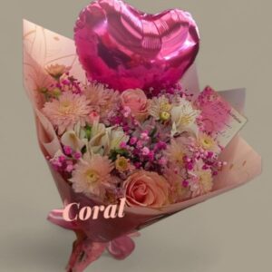 ramo en colores rosados con globo - Arreglo Floral Florería Coral